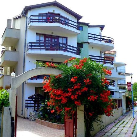 Guest House Urdoviza Kiten  Ngoại thất bức ảnh
